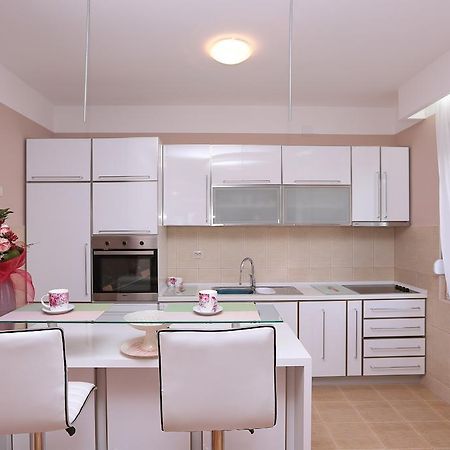 Apartments Aleksandra بودغوريتْسا الغرفة الصورة