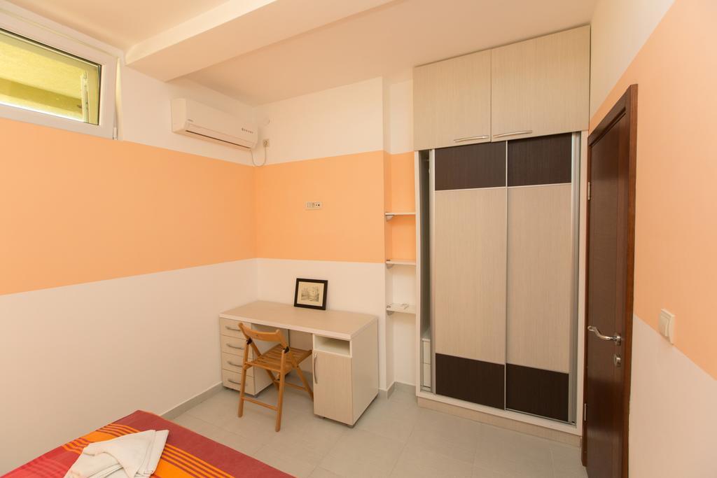 Apartments Aleksandra بودغوريتْسا الغرفة الصورة