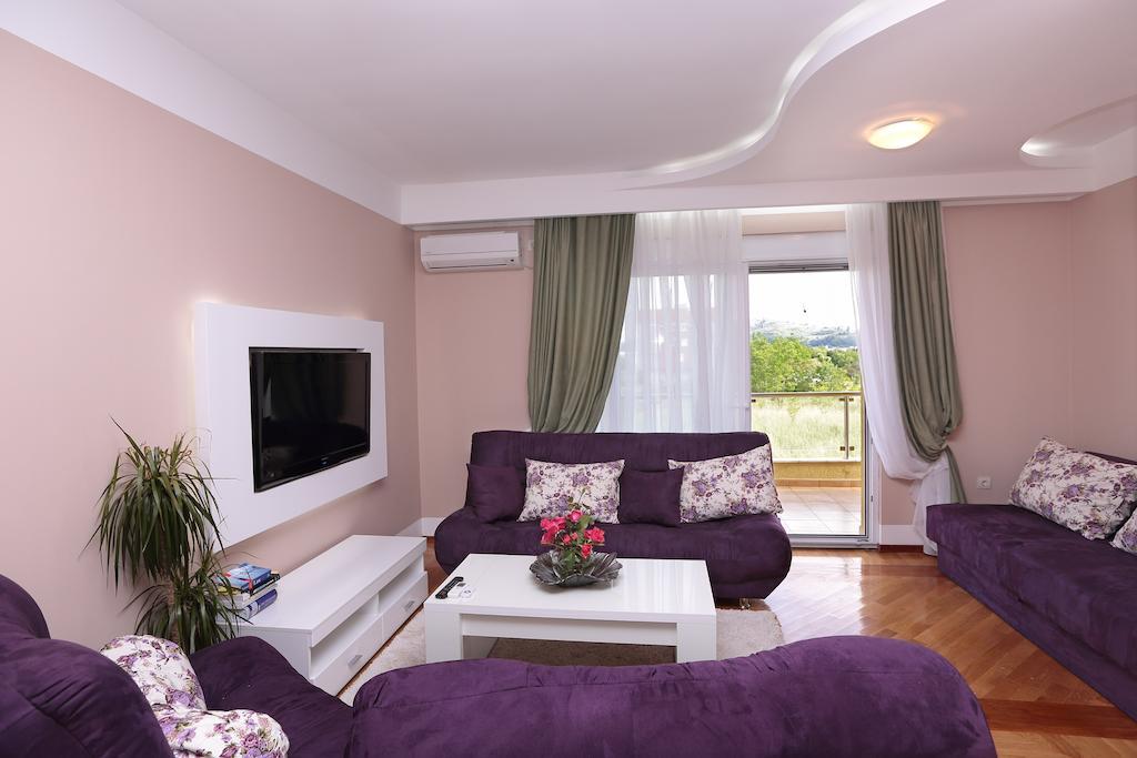 Apartments Aleksandra بودغوريتْسا الغرفة الصورة