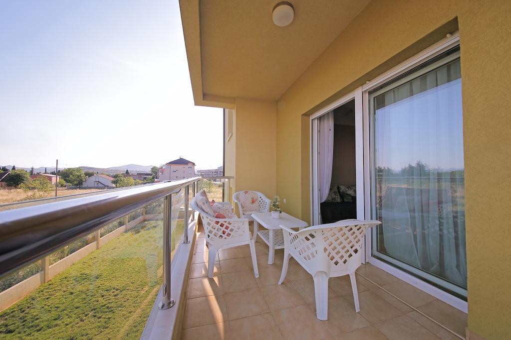 Apartments Aleksandra بودغوريتْسا الغرفة الصورة