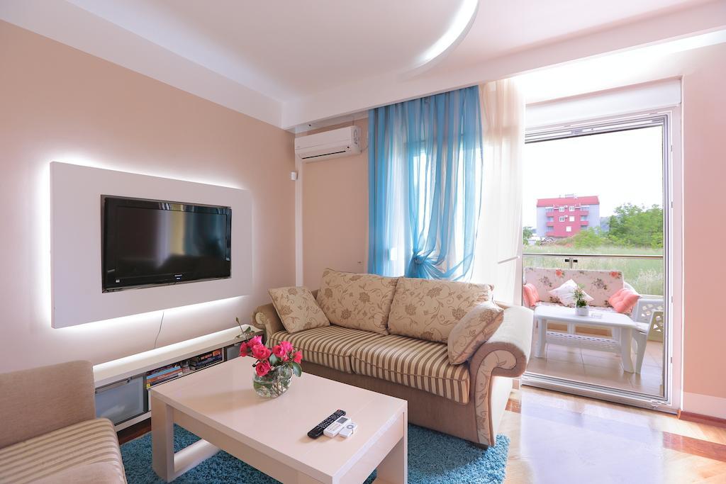 Apartments Aleksandra بودغوريتْسا الغرفة الصورة